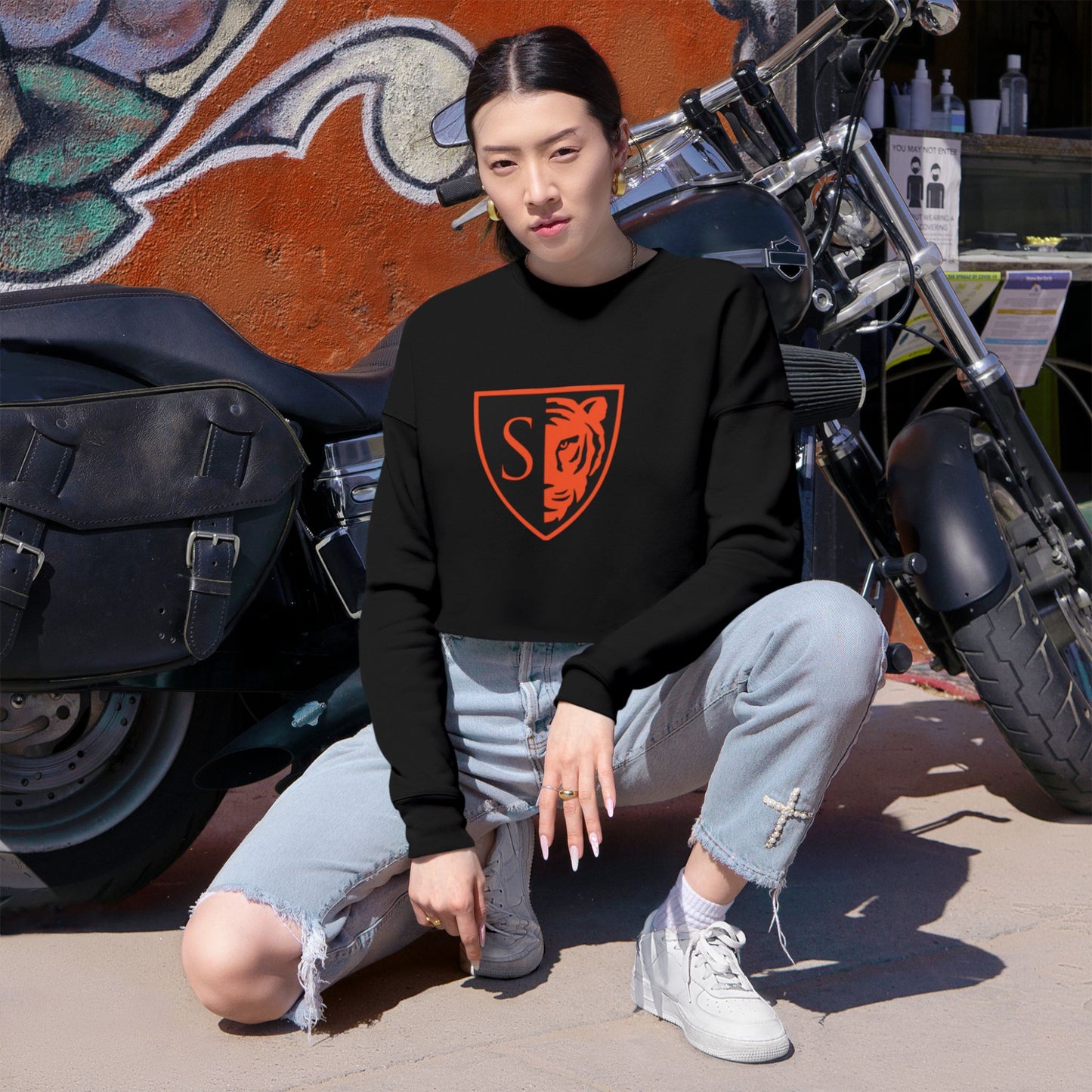 Minneapolis South Tigers Stylish Women's Cropped Sweatshirt - Trendy Athletic Wear
