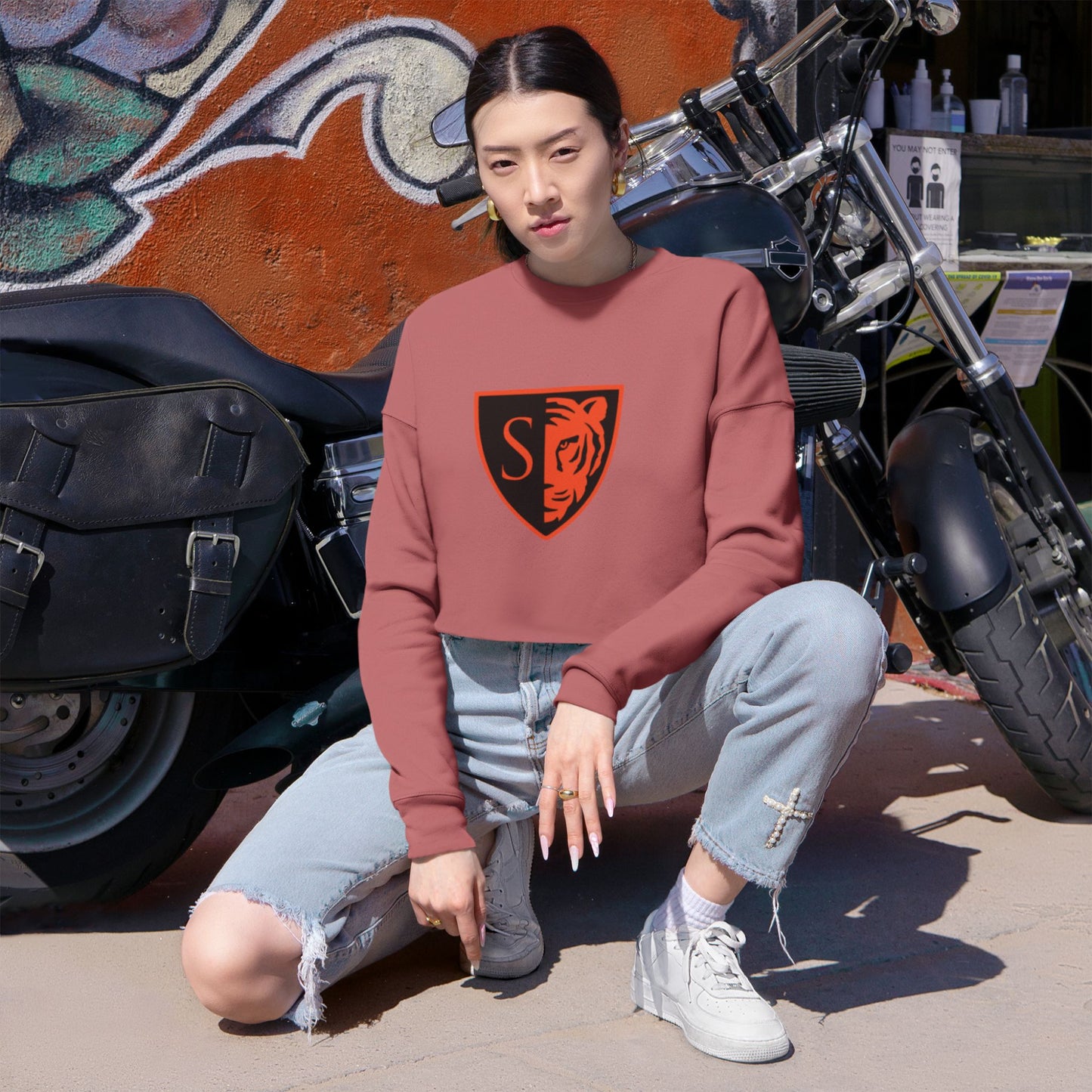 Minneapolis South Tigers Stylish Women's Cropped Sweatshirt - Trendy Athletic Wear