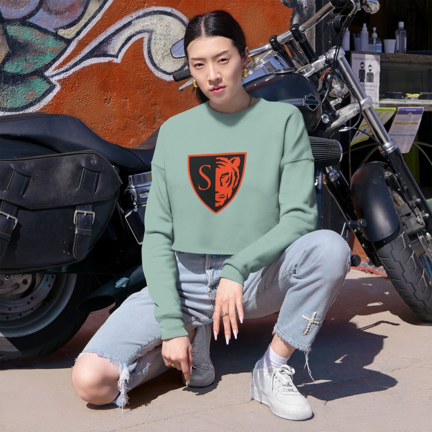 Minneapolis South Tigers Stylish Women's Cropped Sweatshirt - Trendy Athletic Wear