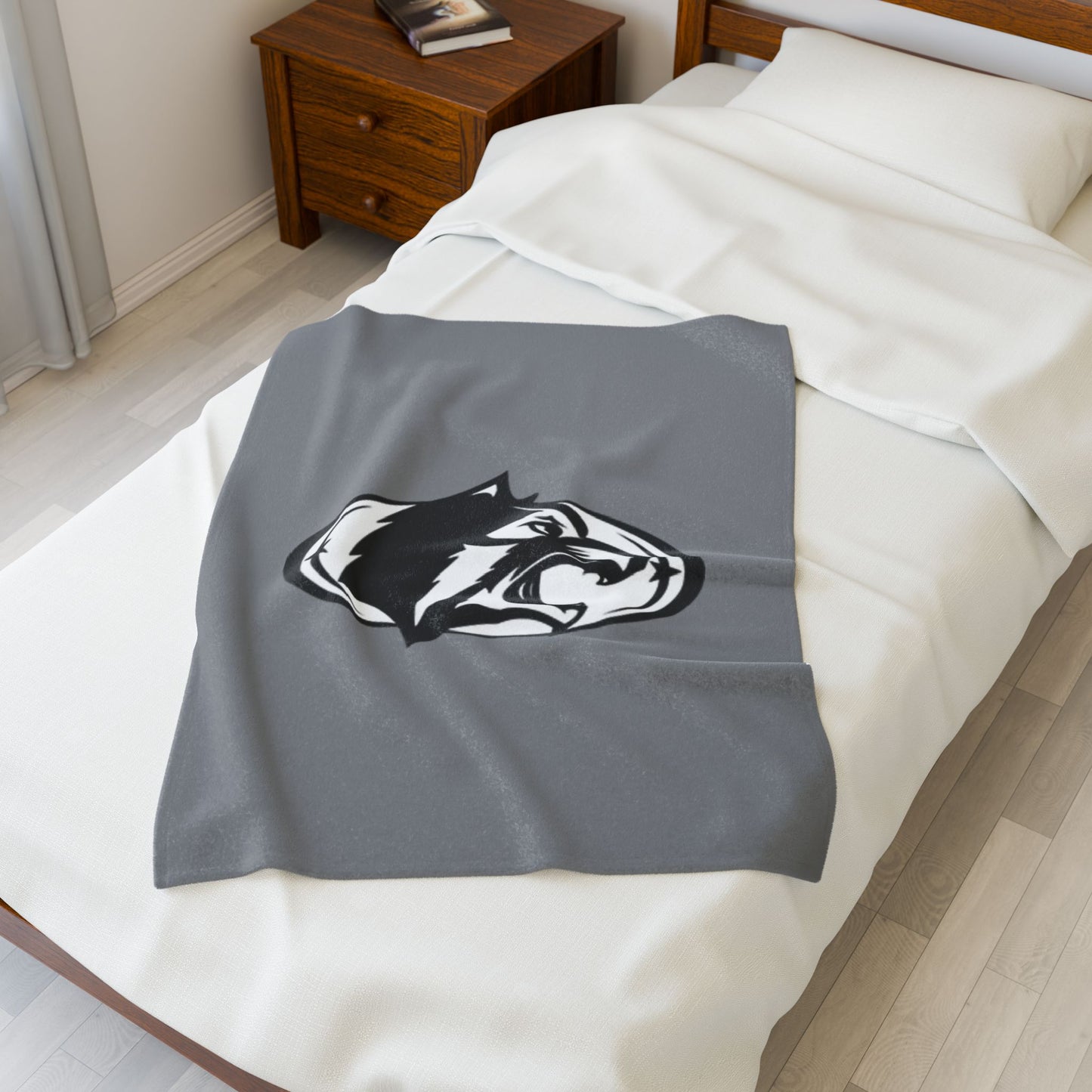 Roseville Raiders Cozy Velveteen Plush Blanket - Perfect for Home Decor & Gifts